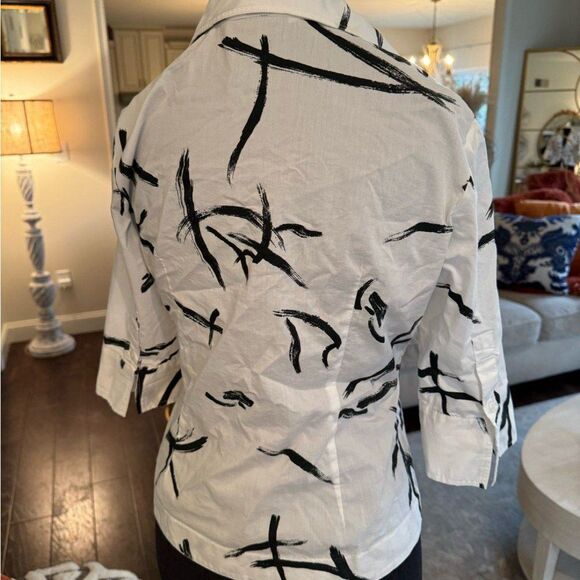 Larry Levine White and Black Tie-Front Blouse - Picture 4 of 6